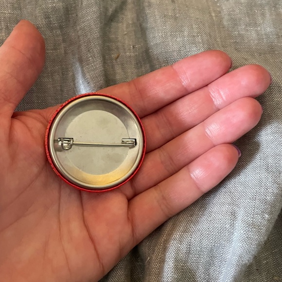 Vintage 90s Power Rangers yellow ranger Trini pin - Picture 3 of 3